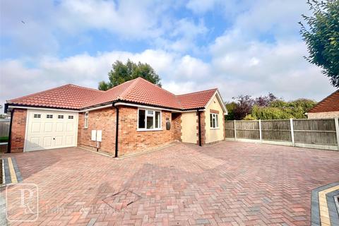 3 bedroom bungalow for sale, Manor Gardens, Great Holland, Frinton-on-Sea, Essex, CO13