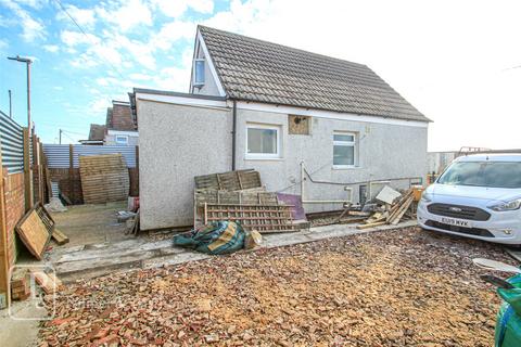 9 Beach Way, Jaywick, Clacton-on-sea, CO15 2HJ
