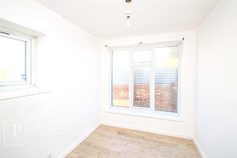 9 Beach Way, Jaywick, Clacton-on-sea, CO15 2HJ