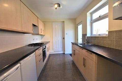 3 bedroom semi-detached house to rent, School Green, Reading RG2