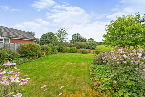 3 bedroom bungalow to rent, Fieldside Avenue, Chorley PR7