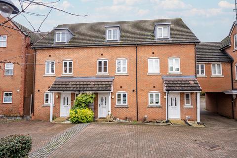 3 bedroom terraced house for sale, Avian Avenue, Frogmore AL2