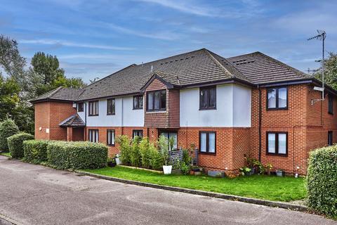 2 bedroom apartment for sale, Ashbourne Court, St. Albans AL4