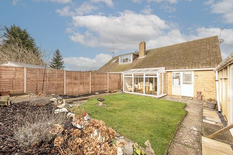 2 bedroom bungalow for sale, Five Oaks, Luton LU1