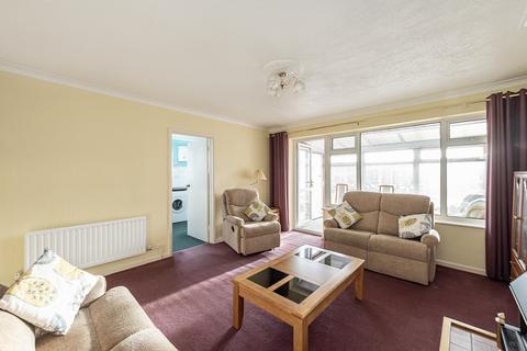 2 bedroom bungalow for sale, Five Oaks, Luton LU1