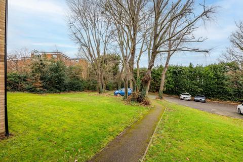 2 bedroom apartment for sale, St. James Court, Harpenden AL5