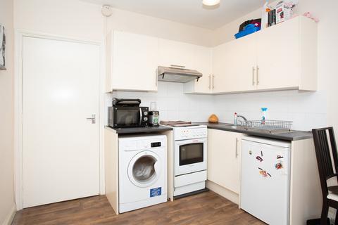 Studio to rent, Granville Court, St Albans AL1