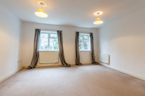 Studio to rent, Granville Court, St Albans AL1