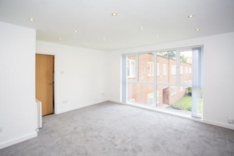 2 bedroom apartment to rent, Hillside Road, Hertfordshire AL1