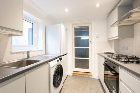 2 bedroom terraced house to rent, Pelham Road, Wimbledon SW19