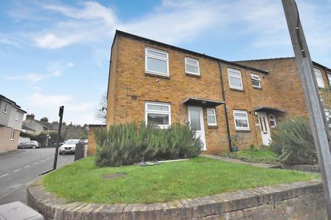 3 bedroom end of terrace house to rent, Castle Street, Herts CM23