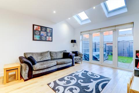 3 bedroom terraced house for sale, Greenwich Drive, Buckinghamshire HP11