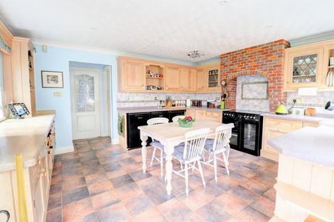 5 bedroom detached house for sale, Spurlands End Road, High Wycombe HP15