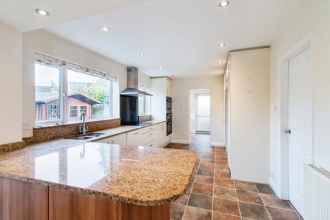 4 bedroom detached house for sale, Upper Green Way, Wakefield WF3