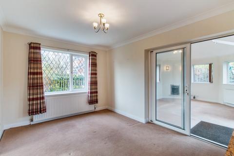 4 bedroom detached house for sale, Upper Green Way, Wakefield WF3