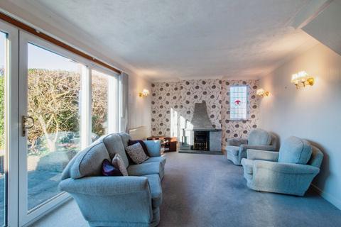 4 bedroom detached house for sale, The Roundway, Leeds LS27