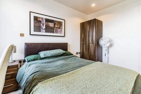 Apartment 1001, Number One Pink, Media City Uk, Salford, M50 2BA