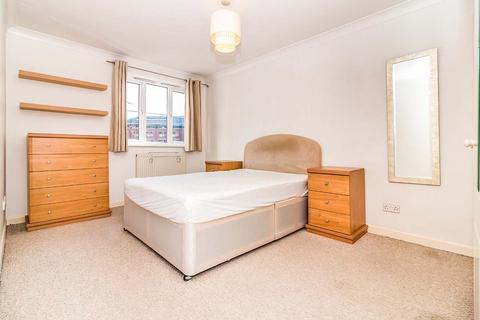 2 bedroom apartment to rent, Labrador Quay, Salford M50