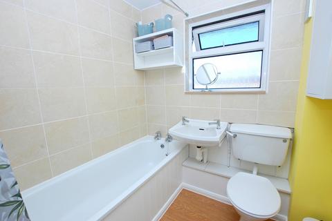 4b Calder Close, Keynsham, Bristol, BS31 1PU