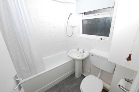 1 bedroom flat to rent, Calder Close, Bristol BS31