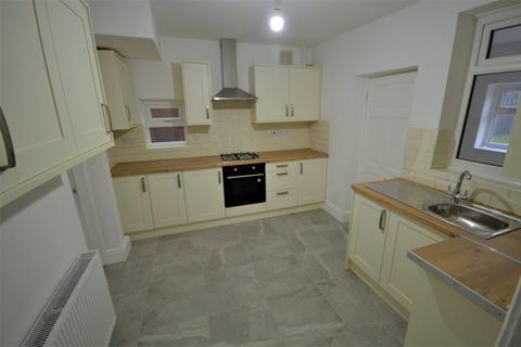 3 bedroom semi-detached house to rent, Hilton Road, Wolverhampton WV4