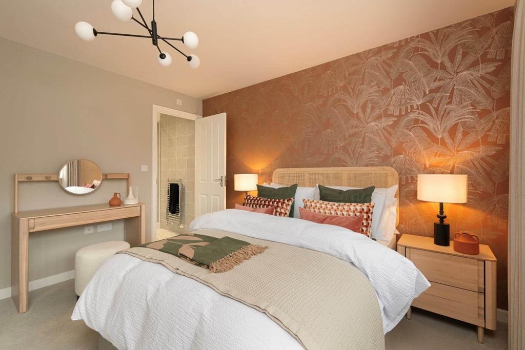 The main bedroom also hosts a private en suite...