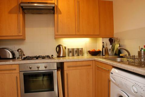 2 bedroom flat to rent, Cassilis Road, Isle Of Dogs, London, E14