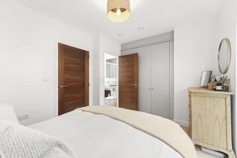 3 bedroom apartment for sale, Osiers Road, London, SW18