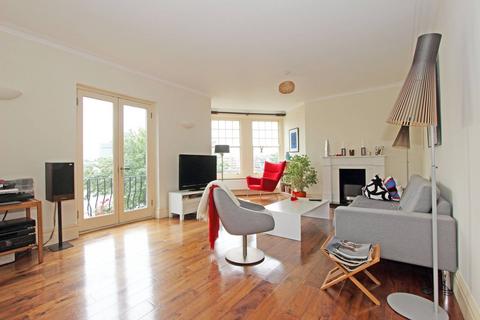 2 bedroom flat to rent, Riverview Gardens, Castelnau, London, SW13