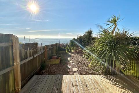 18 Lower Corniche, Hythe, CT21 5TP