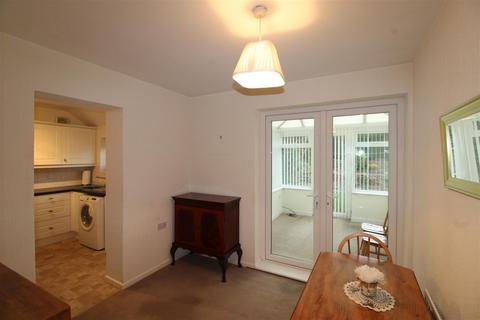 2 bedroom detached bungalow for sale, Stuart Gardens, Newcastle Upon Tyne NE15