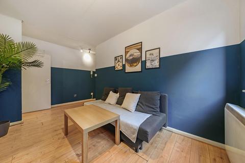 1 bedroom flat for sale, Chantrell Court, Leeds LS2