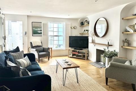 2 Cross Street, Padstow, PL28 8AT
