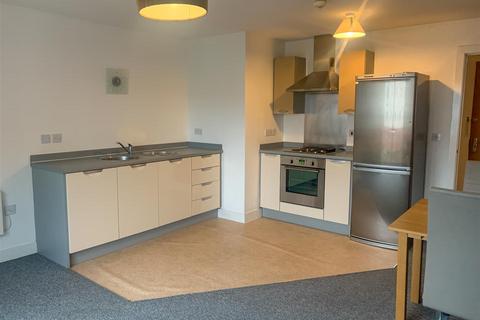 2 bedroom apartment to rent, Steele House, Salford