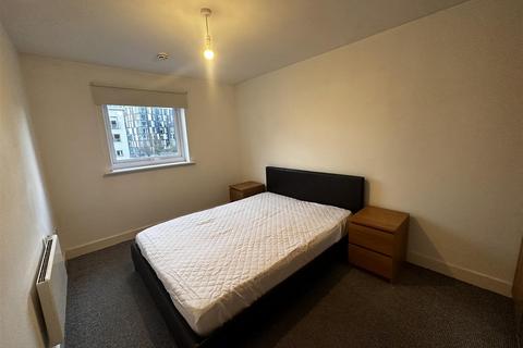 2 bedroom apartment to rent, Steele House, Salford