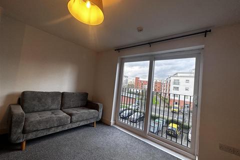 2 bedroom apartment to rent, Steele House, Salford