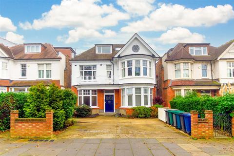 2 bedroom house to rent, Etchingham Park Road, Finchley