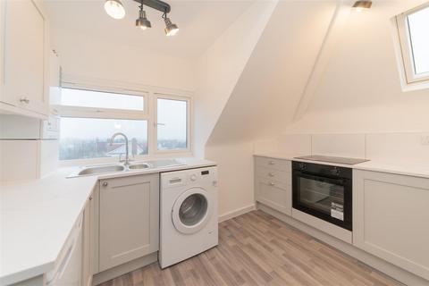 2 bedroom house to rent, Etchingham Park Road, Finchley