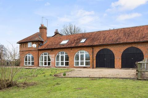 4 bedroom barn conversion to rent, Guileshill Lane, Ockham, GU23