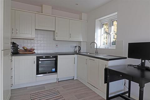 2 bedroom flat for sale, Rydons Way, Redhill