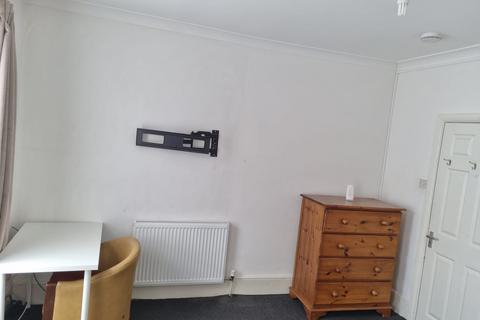 4 bedroom terraced house to rent, Wellington Road, Croydon CR0