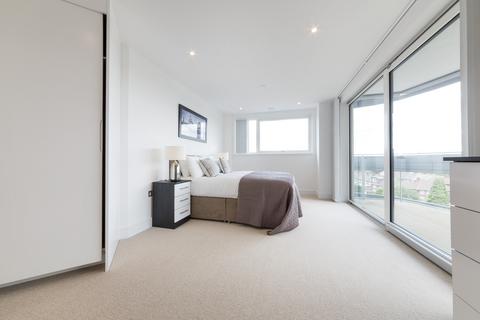 3 bedroom apartment to rent, Gateway Tower, Royal Victoria E16