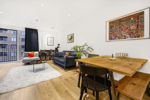 1 bedroom apartment for sale, Icemaid Court, London, E3