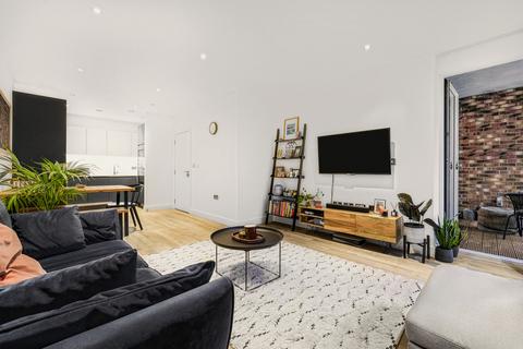 1 bedroom apartment for sale, Icemaid Court, London, E3