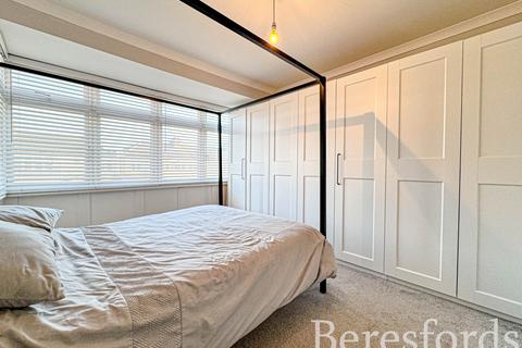 54 Acacia Avenue, Hornchurch, RM12 4EN
