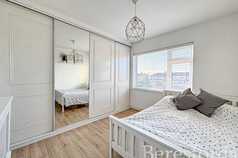 54 Acacia Avenue, Hornchurch, RM12 4EN