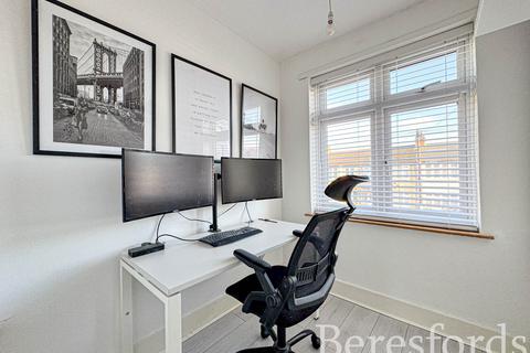 54 Acacia Avenue, Hornchurch, RM12 4EN
