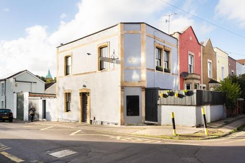 3 bedroom end of terrace house for sale, School Road, Totterdown