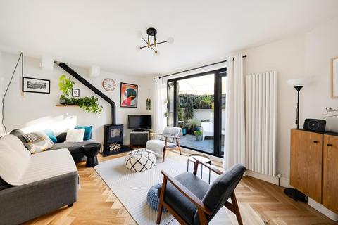 3 bedroom end of terrace house for sale, School Road, Totterdown