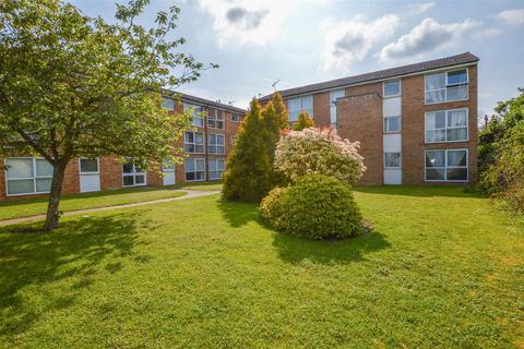 2 bedroom flat for sale, Meadow Close, London Colney, St. Albans